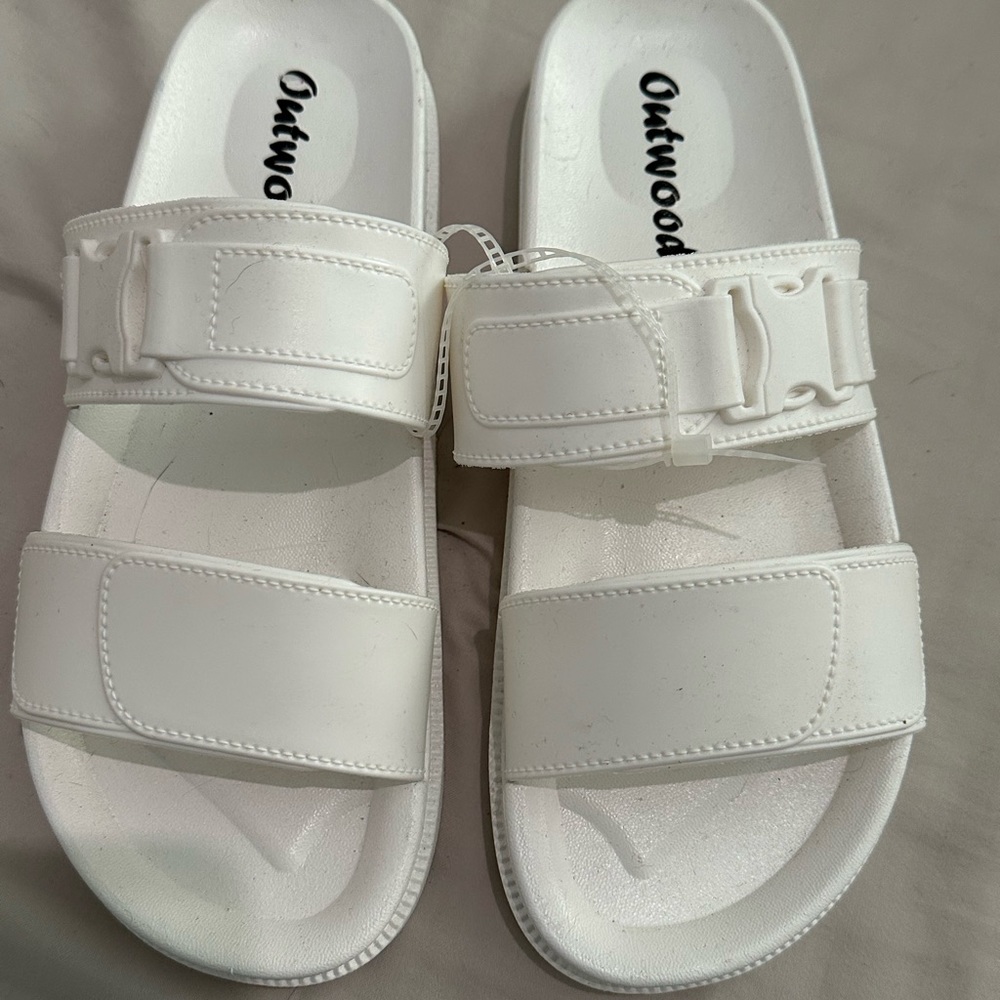 🚫SOLD🚫Outwoods Light-2 Rubber Sandal. New